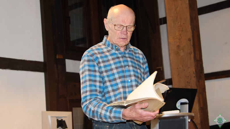 Stellte seine Idee für die Schreibwerkstatt für Senioren vor: Hermann Aschwer. Foto: G. Münstermann