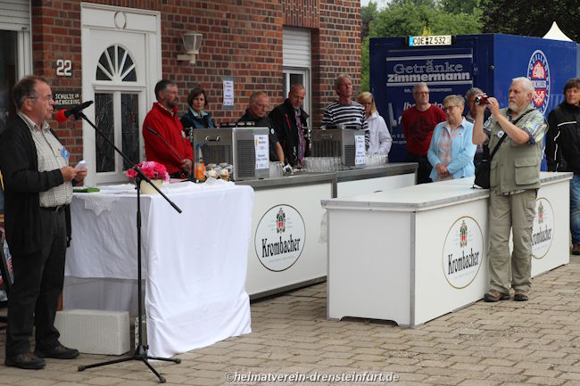 Das Bild zeigt die heimatfreunde während der Ansprache