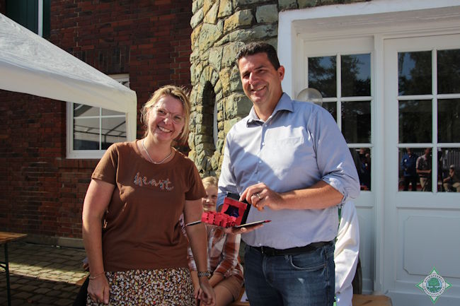 Das Bild zeigt die heimatfreunde während der Ansprache